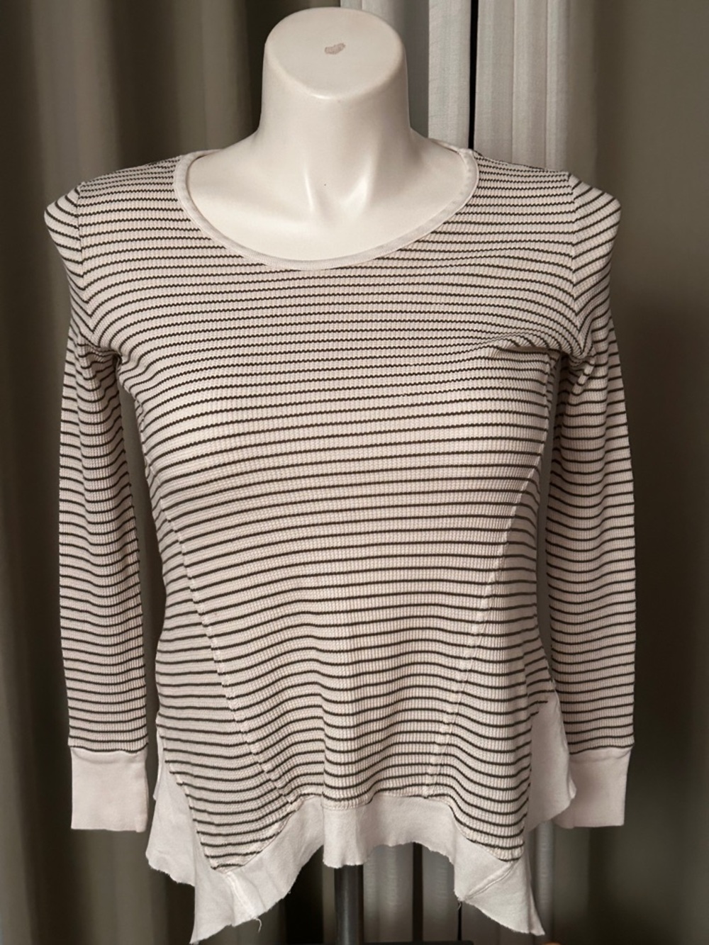 DE Collection Green/Ivory Striped Long-Sleeve Top Size S